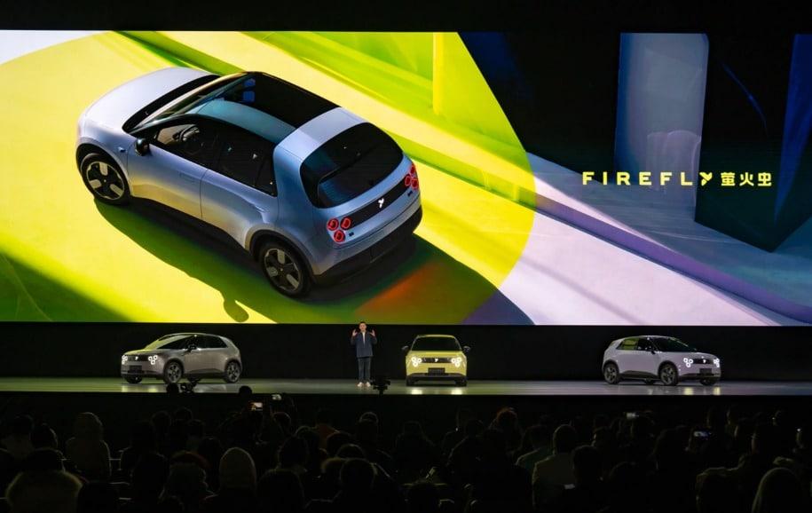본문 이미지 - 중국 전기차 스타트업 니오가 22일 광저우에서 기자회견을 열고 초저가 브랜드 &#39;파이어플라이&#39;를 공개했다. 이날 중국에서 사전 예약을 시작한 파이어플라이는 내년 상반기 유럽 시장에 수출될 예정이다&#40;니오 홈페이지 갈무리&#41;. 2024.12.22.