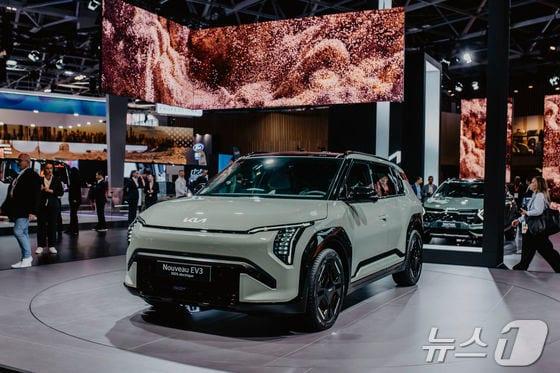2024 파리모터쇼에서 선보인 기아 소형 전기 SUV &#39;EV3&#39;&#40;기아 제공&#41;.