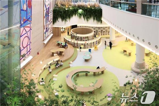 본문 이미지 - 부산시청 1층에 있는 어린이복합문화공간 &#39;들락날락&#39; 전경&#40;부산시청 제공&#41;