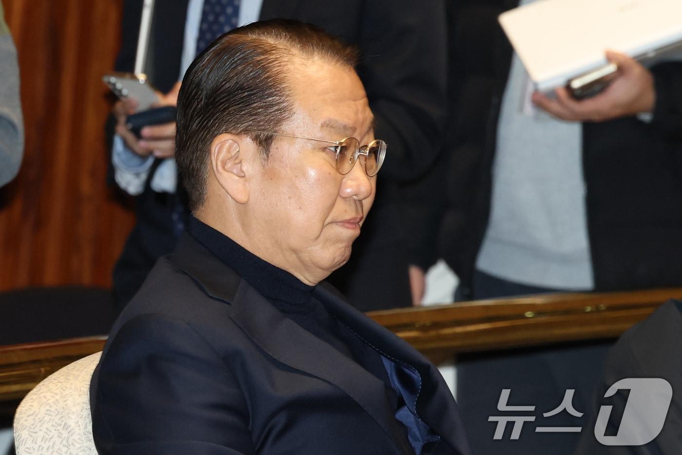 국민의힘 비상대책위원장에 지명된 권영세 의원이 서울 여의도 국회에서 열린 의원총회에 참석해 있다. 2024.12.24/뉴스1 ⓒ News1 이광호 기자