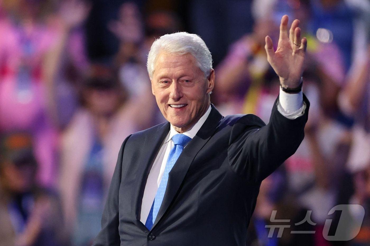 클린턴 전 미국 대통령, 발열 증세로 워싱턴 병원 입원 - 뉴스1