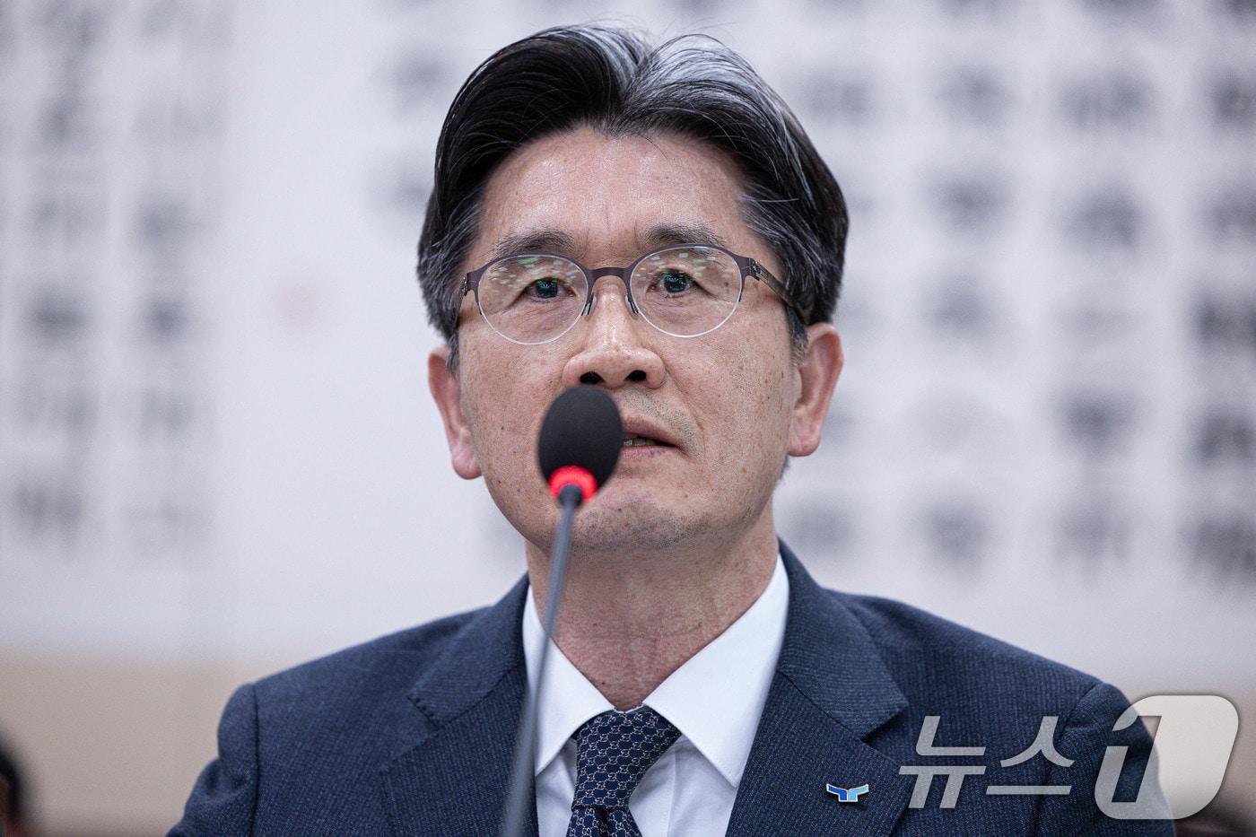 오동운 고위공직자범죄수사처(공수처) 처장이 24일 오후 서울 여의도 국회에서 열린 법제사법위원회 전체회의에서 법사위원 질의에 답변하고 있다. 2024.12.24/뉴스1 ⓒ News1 이재명 기자