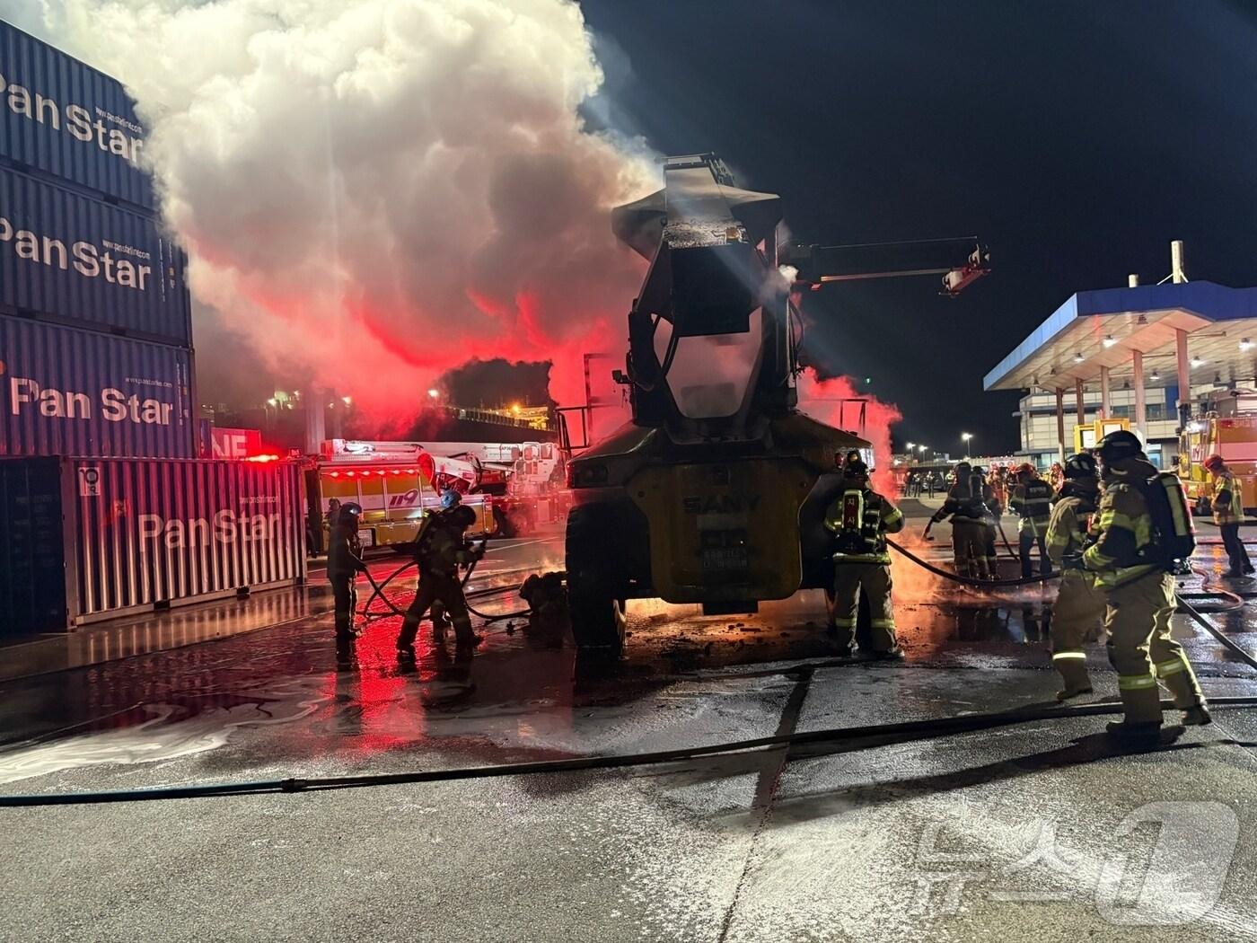 본문 이미지 - 화재 현장(부산소방재난본부 제공).