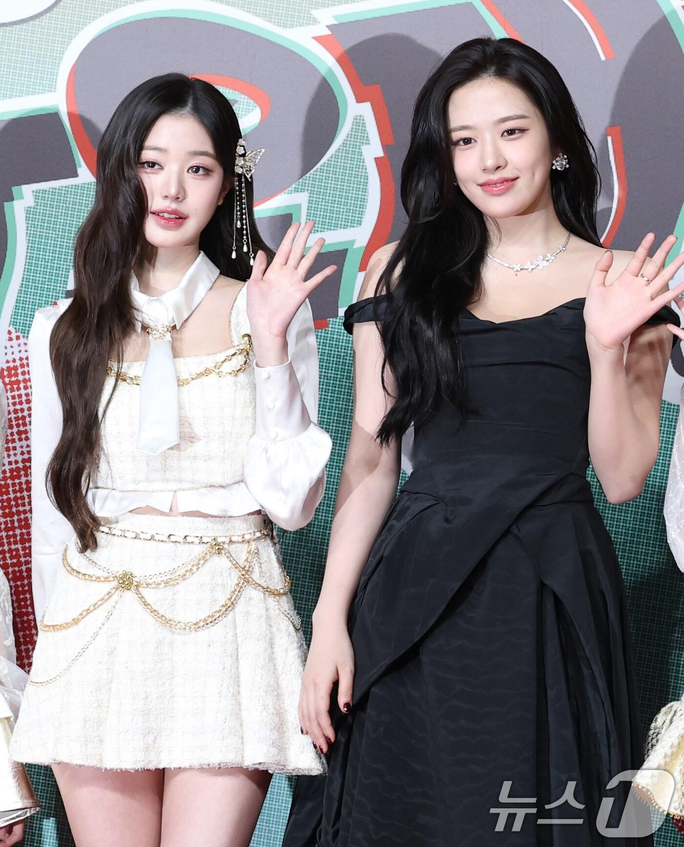 본문 이미지 - 아이브 장원영과 안유진(오른쪽) 2024.12.25/뉴스1 ⓒ News1 권현진 기자