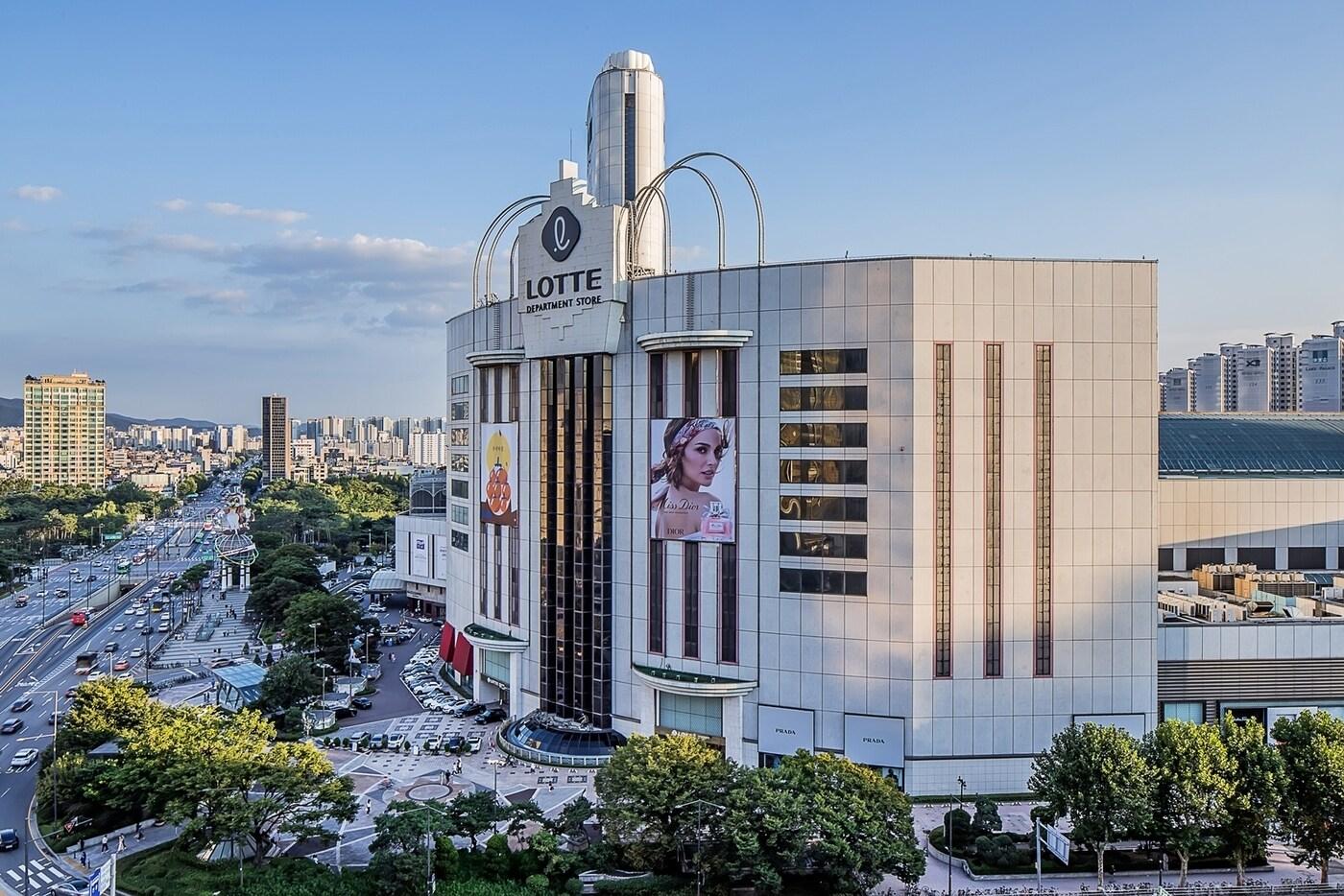 롯데백화점 잠실점 본관(롯데쇼핑 제공)