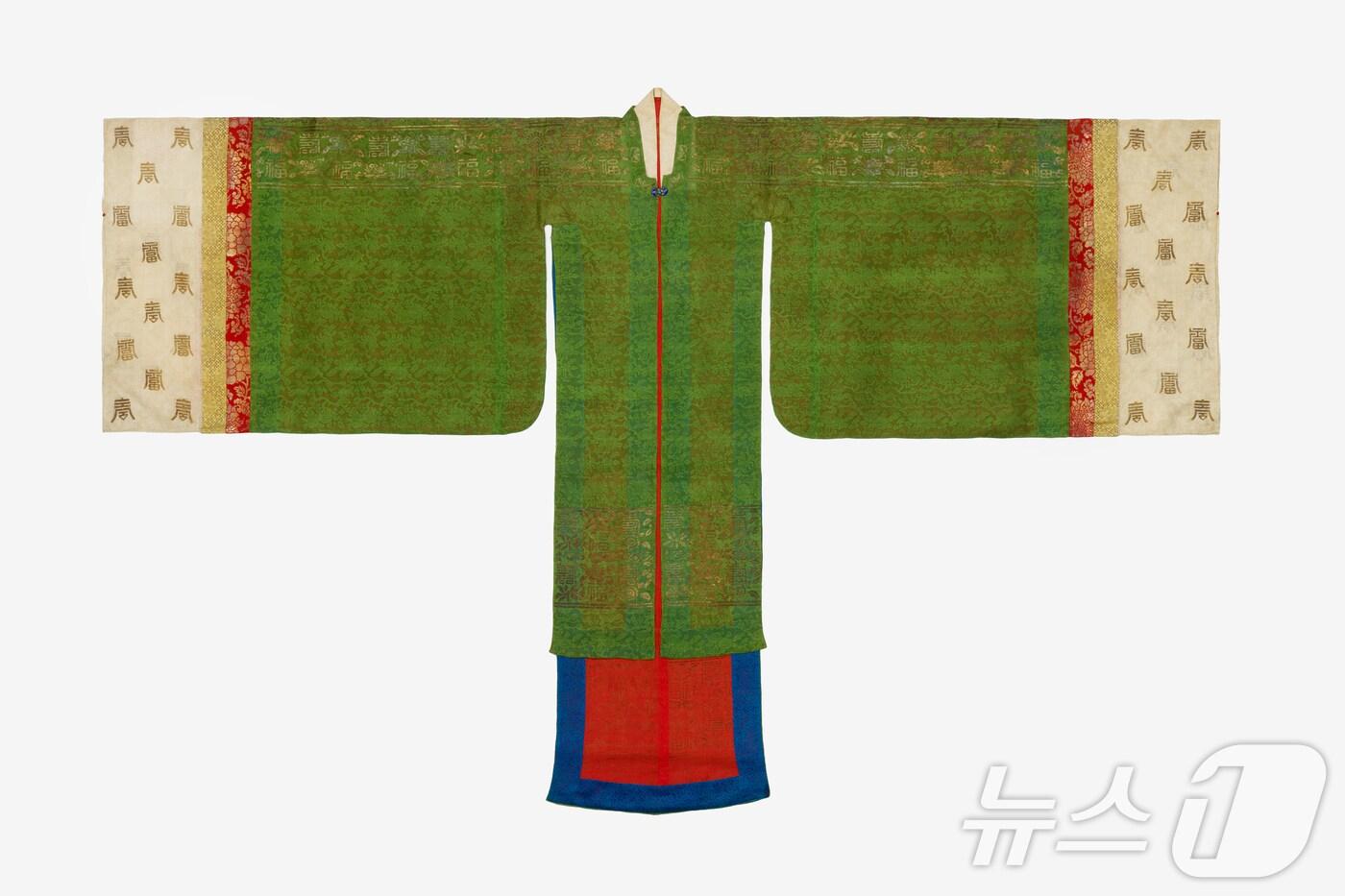 본문 이미지 - 의친왕가 복식 원삼. 국가유산청 제공.