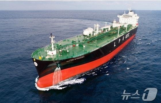 본문 이미지 - HD한국조선해양의 LPG운반선 시운전 모습(HD현대 제공) 