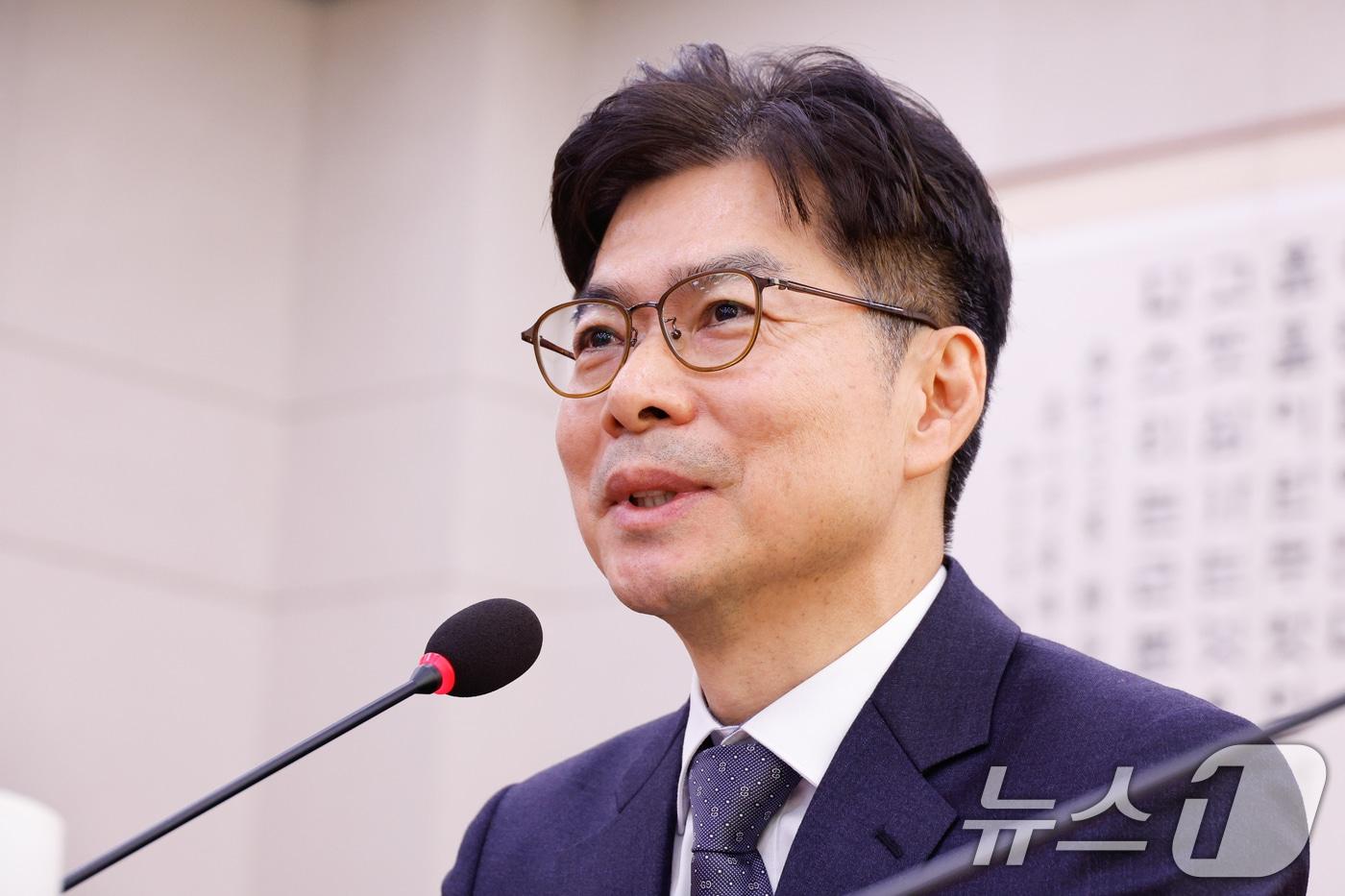 마용주 당시 대법관 후보자가 26일 서울 여의도 국회에서 열린 인사청문회에 출석해 의원 질의에 답하고 있다. 2024.12.26/뉴스1 ⓒ News1 안은나 기자