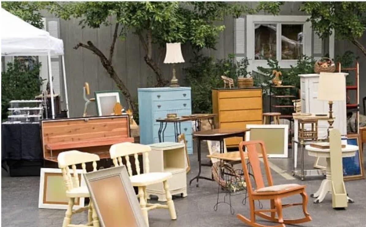 본문 이미지 - 부모 세대의 오랜 가구들이 자녀들에게 물려지지만, 감정적 가치와 실용성 사이에서 갈등이 발생하고 있다. 2024. 12.23/&lt;출처: working daughter&gt;