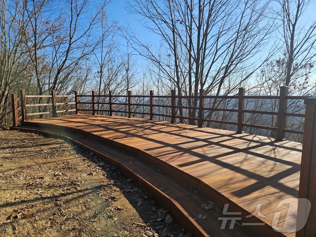 본문 이미지 - 강원 춘천 검봉산.(춘천시 제공)