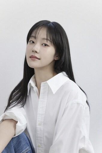 본문 이미지 - 르무통, '올해의 신인' 배우 채원빈 모델 / 사진=아우터유니버스 제공