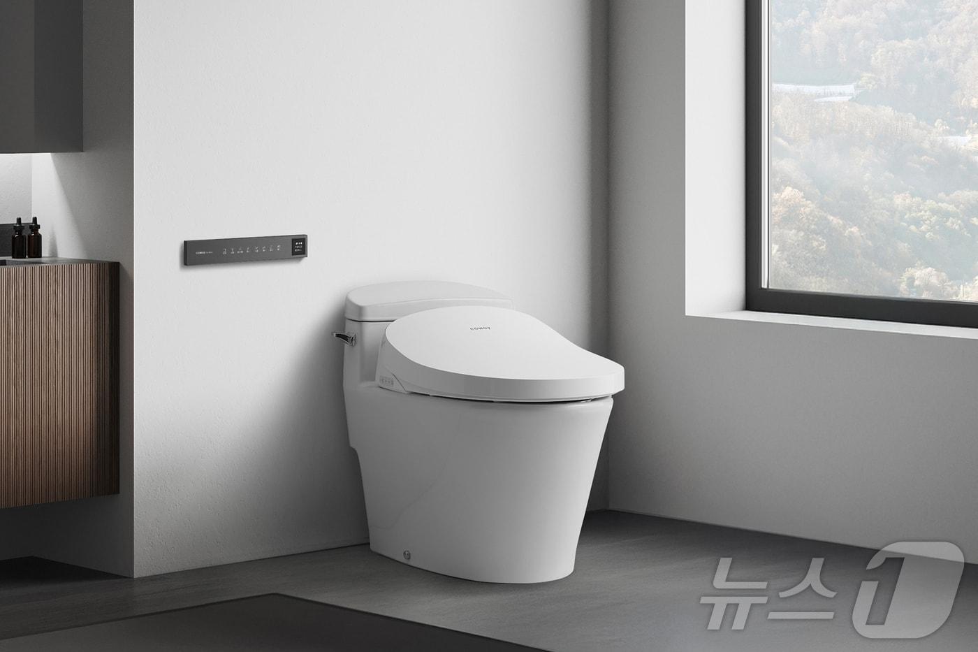 코웨이 신제품 '룰루 더블케어 비데2' 바형 리모컨 블랙 색상 이미지.(코웨이 제공)