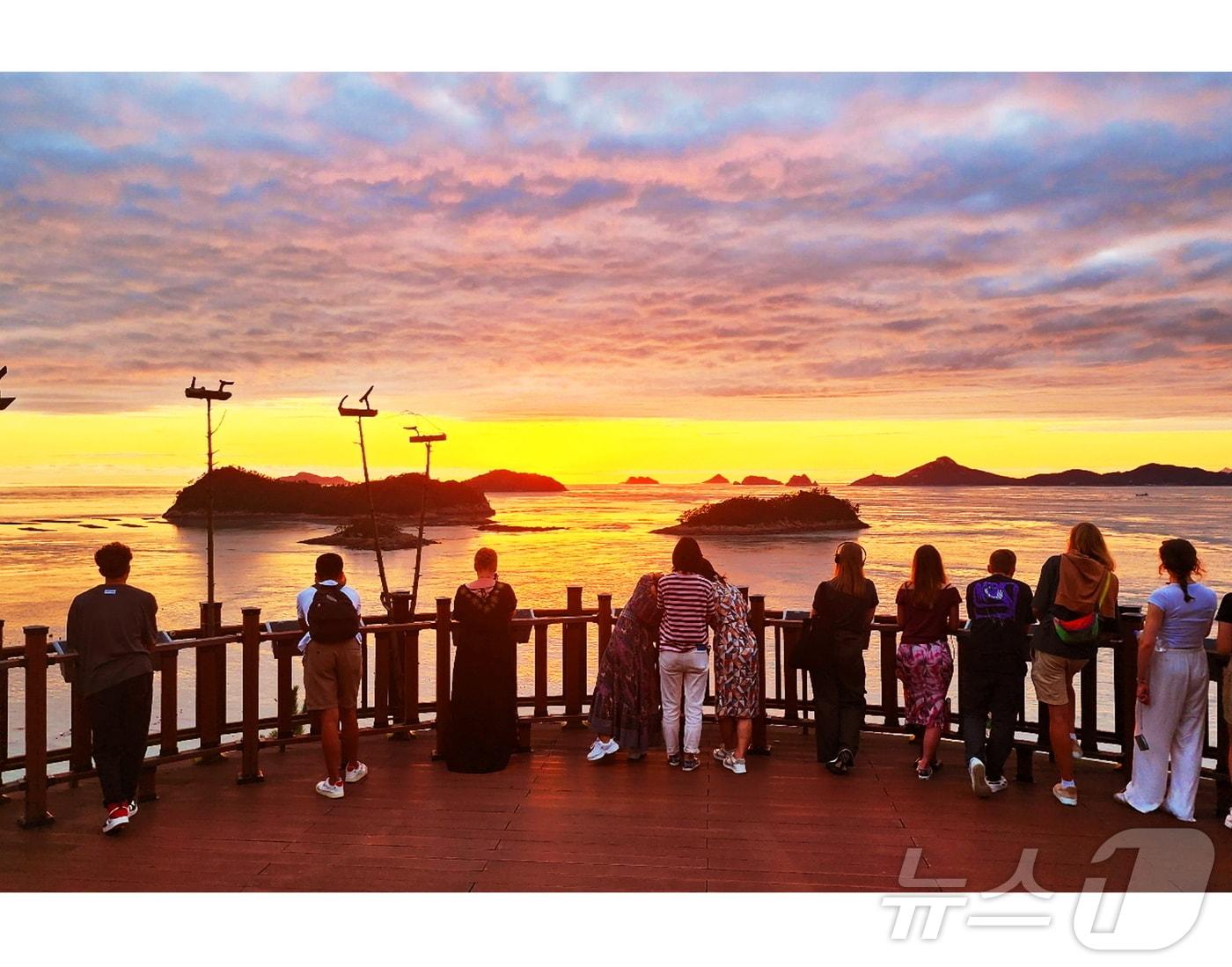 본문 이미지 - 세방낙조 (진도군 제공)/뉴스1 