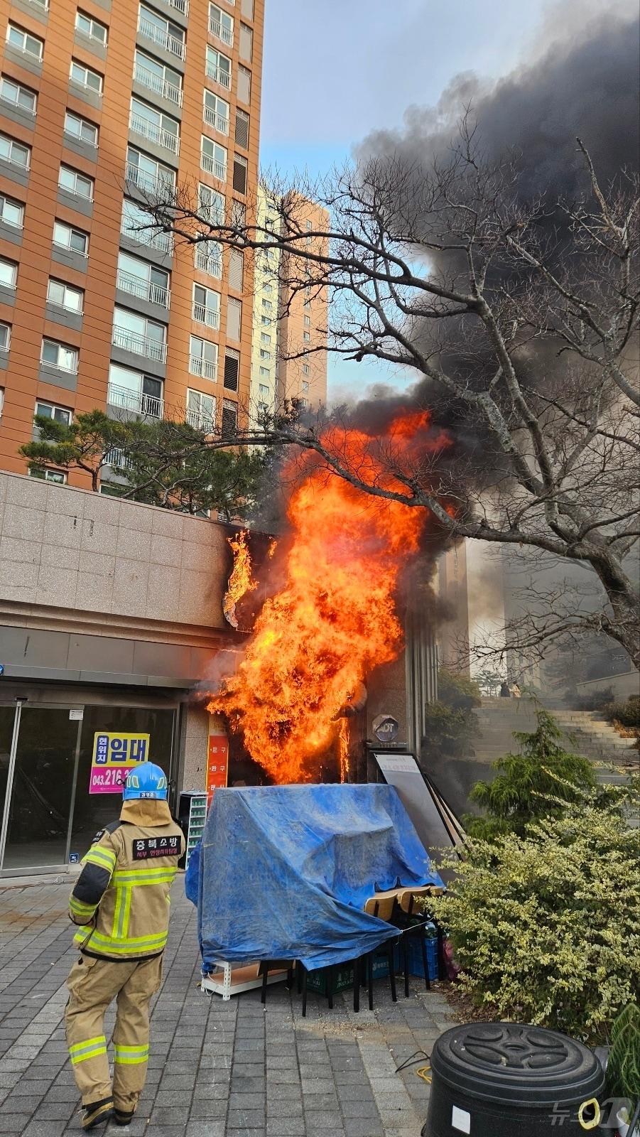 본문 이미지 - 화재 현장(청주서부소방서 제공).2024.12.27/뉴스1 