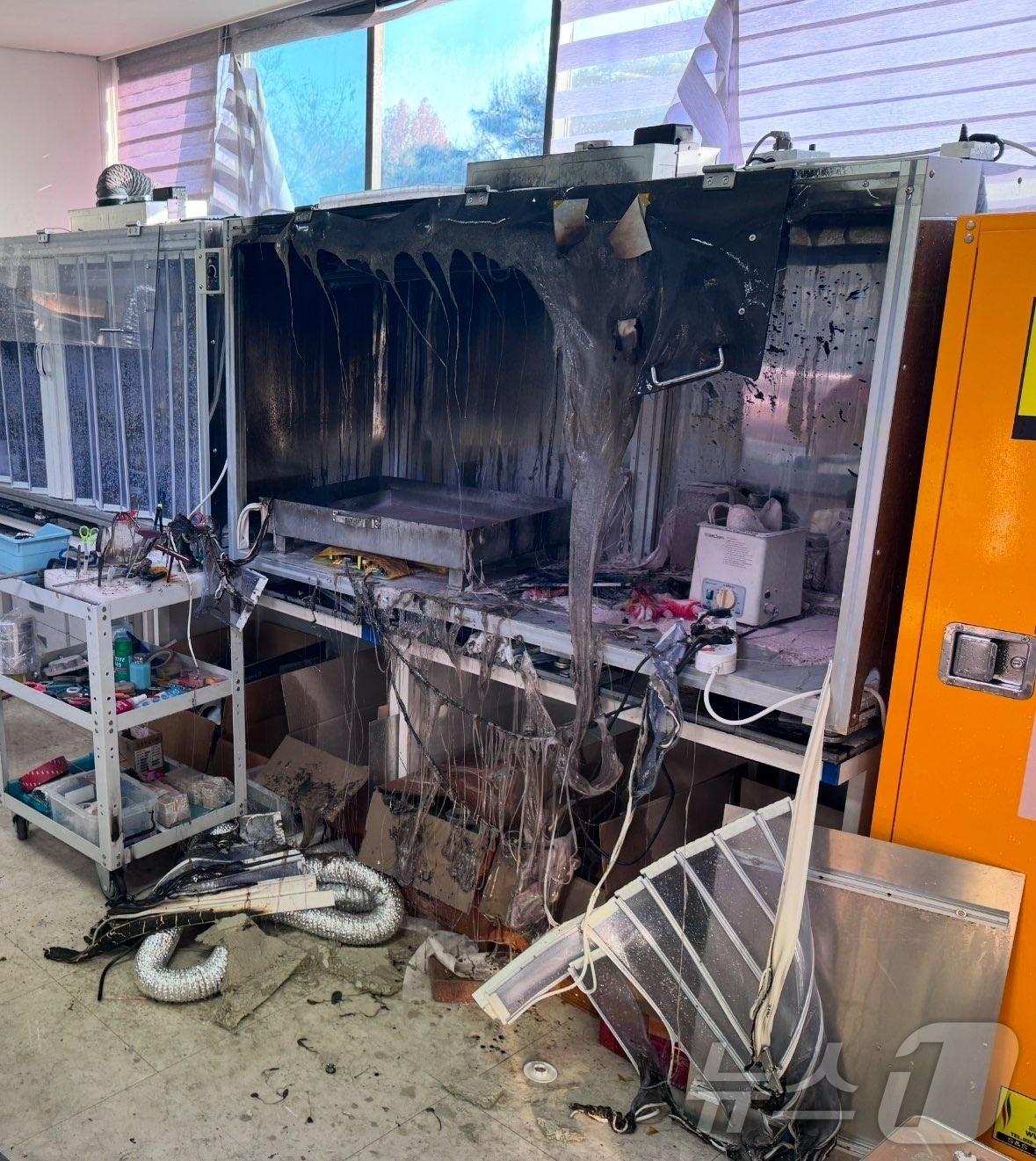 본문 이미지 - 화재 현장.(유성소방서 제공)/뉴스1