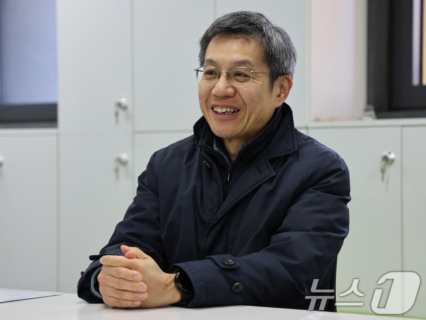 본문 이미지 - 고재성 라파엘 클리닉 대표이사가 29일 서울 성북구 라파엘센터에서 뉴스1과 인터뷰를 하고 있다. 2024.12.29/뉴스1 ⓒ News1 송원영 기자