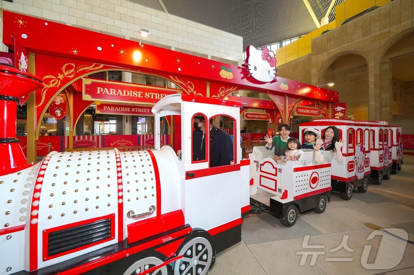 산리오캐릭터즈 크리스마스 트레인(파라다이스시티 제공)