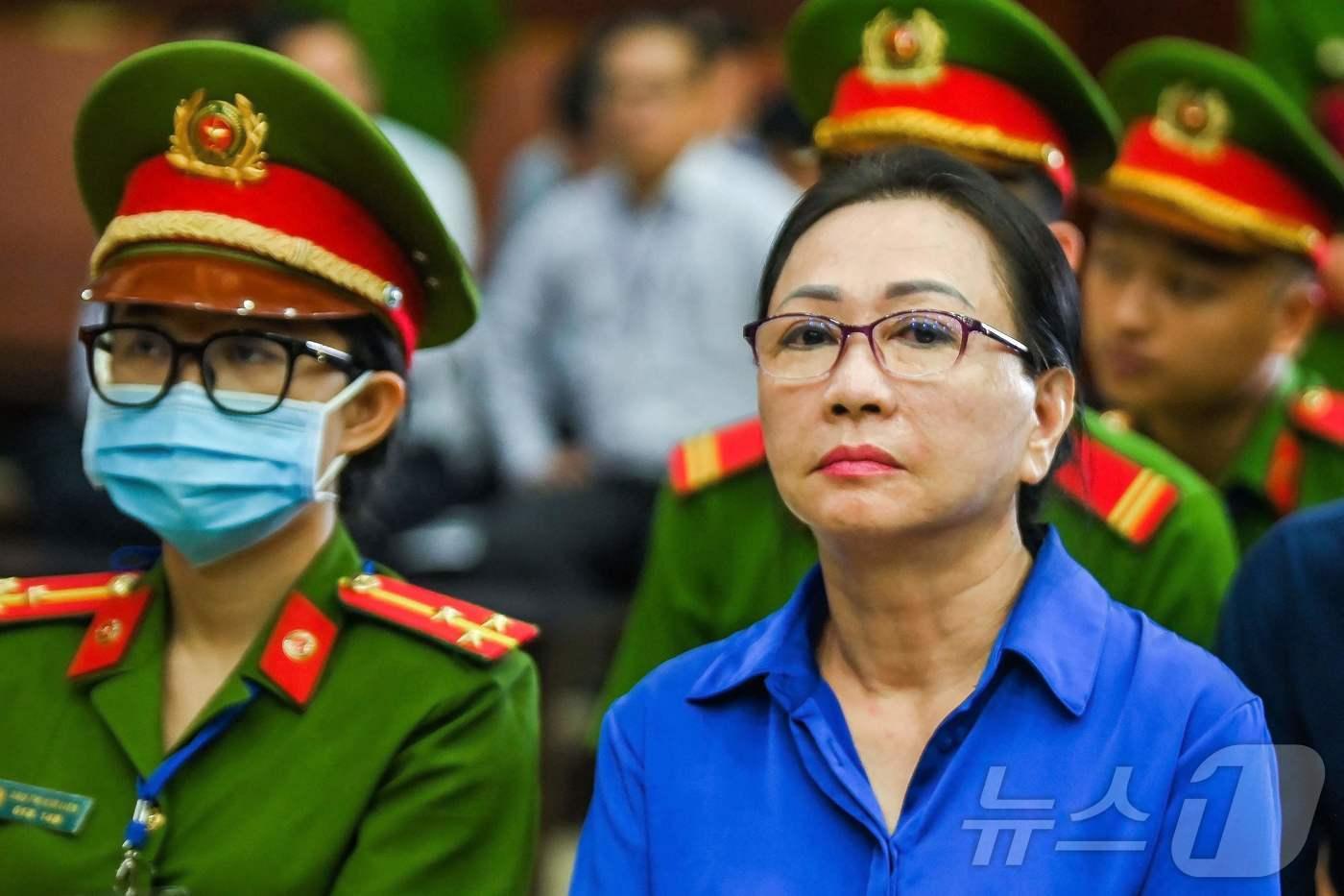 베트남 국내총생산(GDP)의 3%에 달하는 금액을 횡령한 부동산 재벌 쯔엉 미 란 반 팃 팟 홀딩스 회장에게 3일(현지시간) 사형이 확정됐다. 24.12.03 ⓒ AFP=뉴스1 ⓒ News1 김예슬 기자