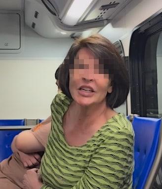 본문 이미지 - 인도계 미국인 가족에 폭언 쏟아낸 백인 여성. (사진은 페르베즈 타우피크 인스타그램 영상 갈무리)