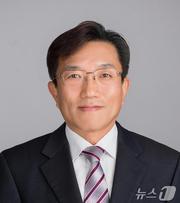 본문 이미지 - 정영철 부군수.