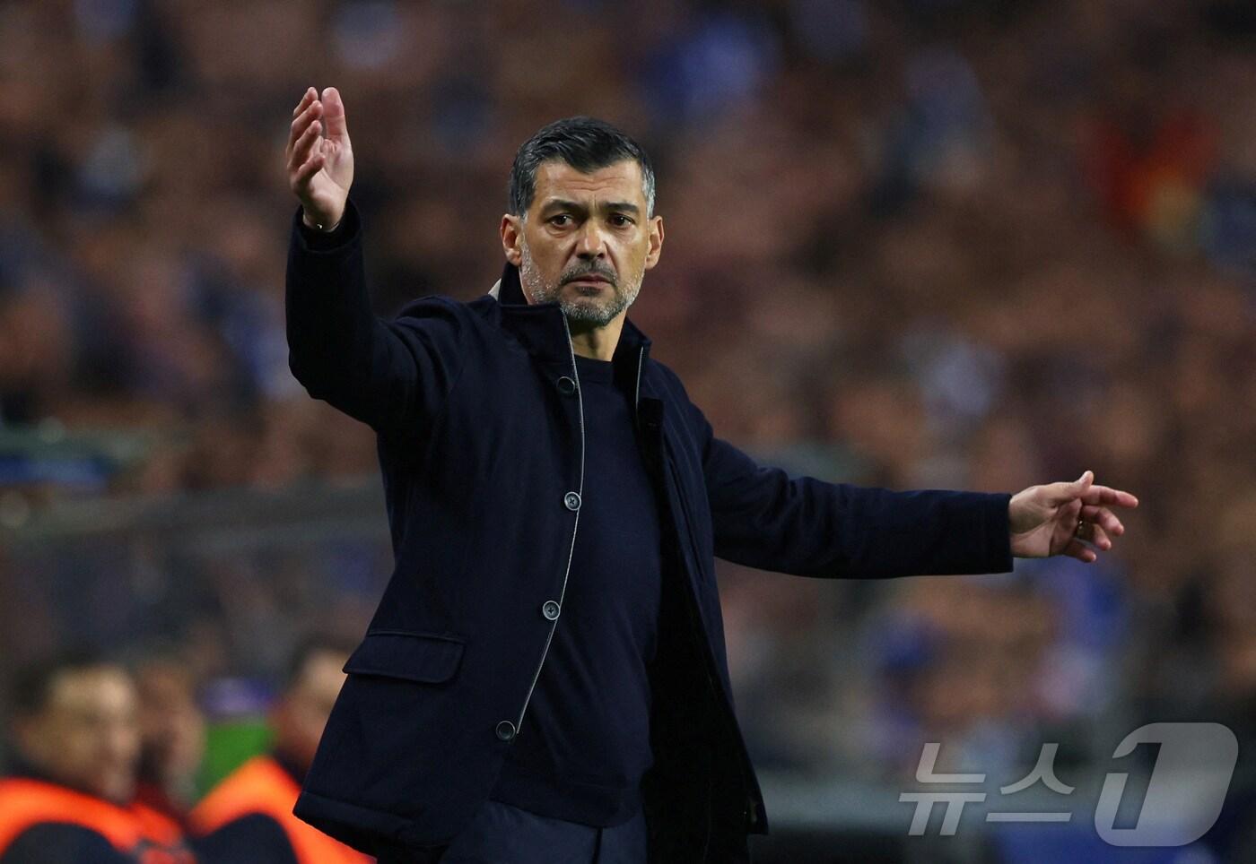 AC밀란 지휘봉을 잡은 세르지우 콘세이상 감독. ⓒ 로이터=뉴스1