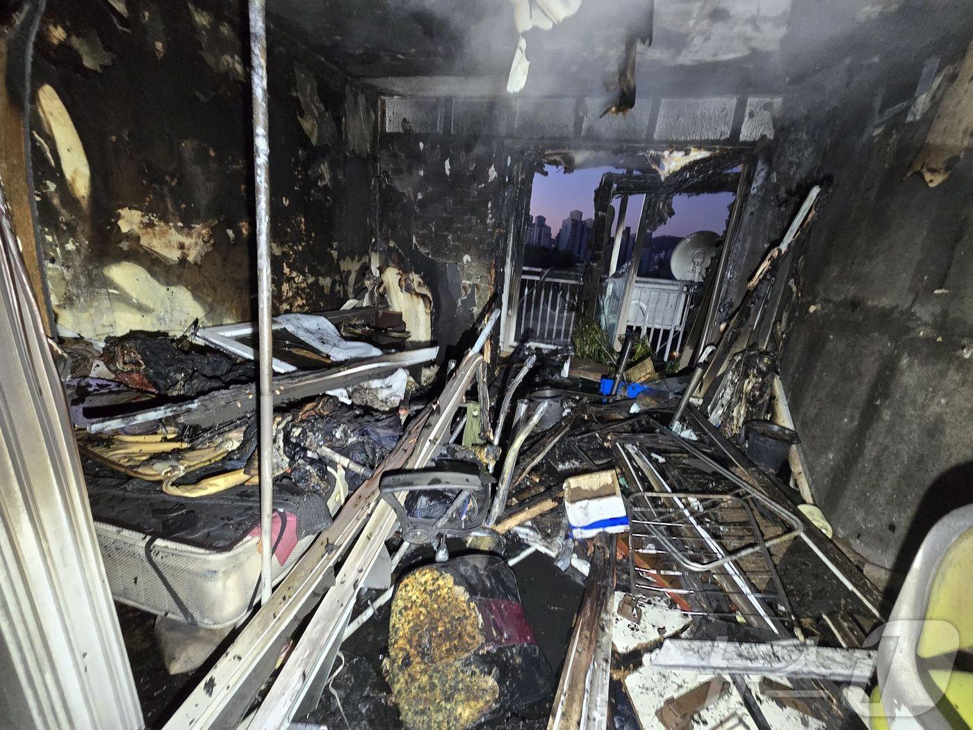 본문 이미지 - 화재 현장(부천소방서 제공) / 뉴스1