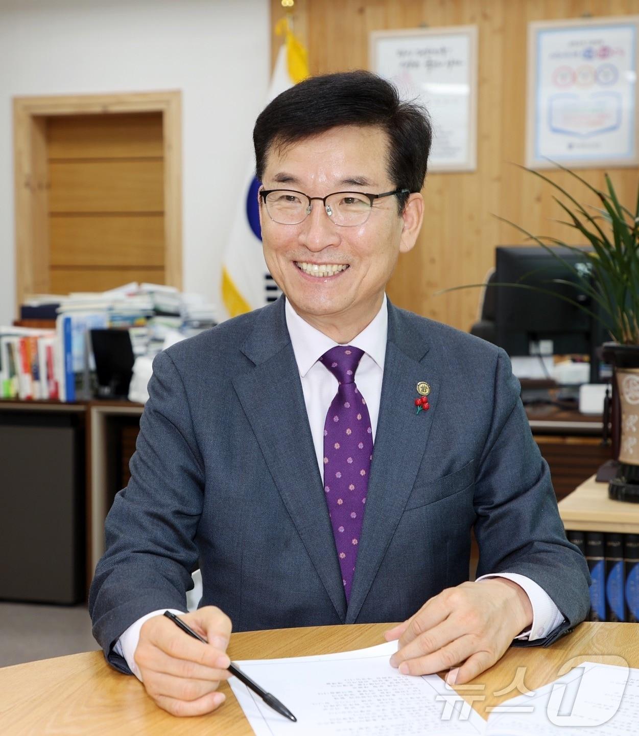 본문 이미지 - 윤건영 충북교육감/뉴스1