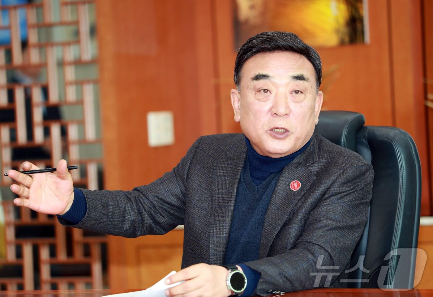 신년인터뷰하고 있는 김두겸 울산시장.(울산광역시청제공)