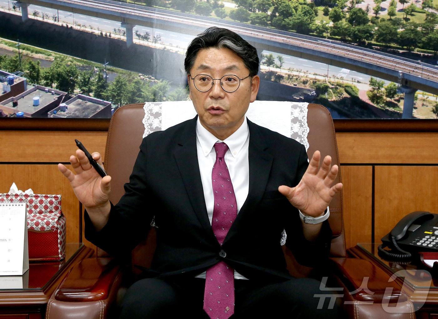 본문 이미지 - 홍태용 김해시장.&#40;김해시 제공&#41;