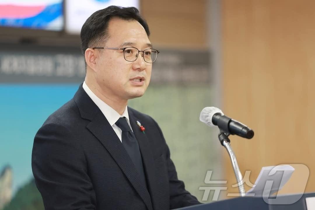 본문 이미지 - 김철태 전북자치도 고창군 부군수가 2025년 1월 2일 자 전북특별자치도 인사에 따라 전북도 대변인으로 전보돼 부단체장 직을 마무리했다.2024.12.31/뉴스1 