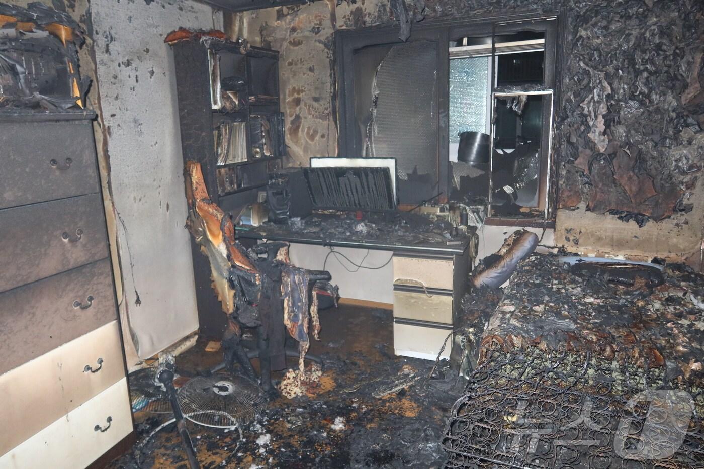 본문 이미지 -  31일 오전 5시 9분쯤 부산 금정구 부곡동 한 아파트에서 불이 났다.(부산소방재난본부 제공)