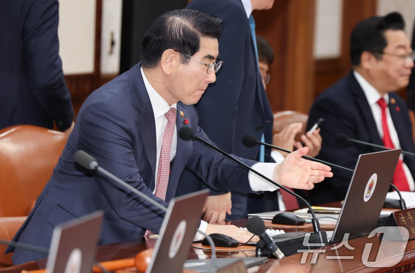 김용현 국방부 장관이 지난 12월 3일 서울 종로구 정부서울청사에서 열린 국무회의에 참석한 모습. 윤석열 대통령은 그날 밤 김 장관이 건의했다며 비상계엄을 선포했다. ⓒ News1 허경 기자