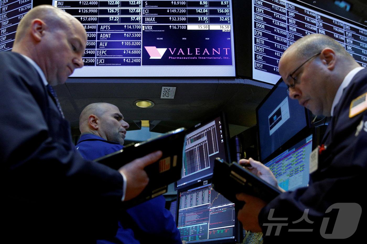 본문 이미지 - 미증시의 트레이더들. ⓒ 로이터=뉴스1