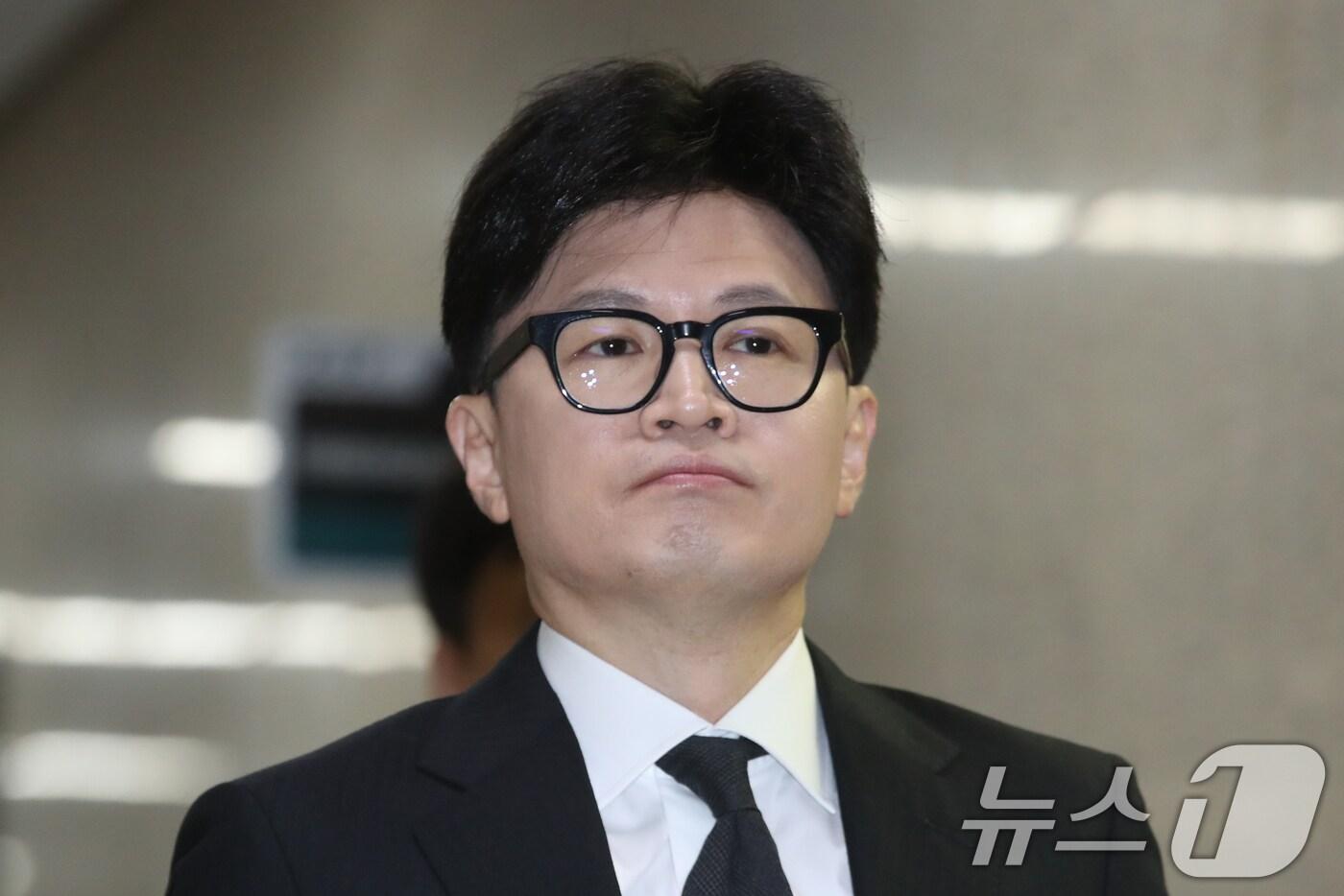 한동훈 국민의힘 대표가 5일 오전 서울 여의도 국회에서 열린 최고위원회의에 참석하고 있다. 2024.12.5/뉴스1 ⓒ News1 이광호 기자