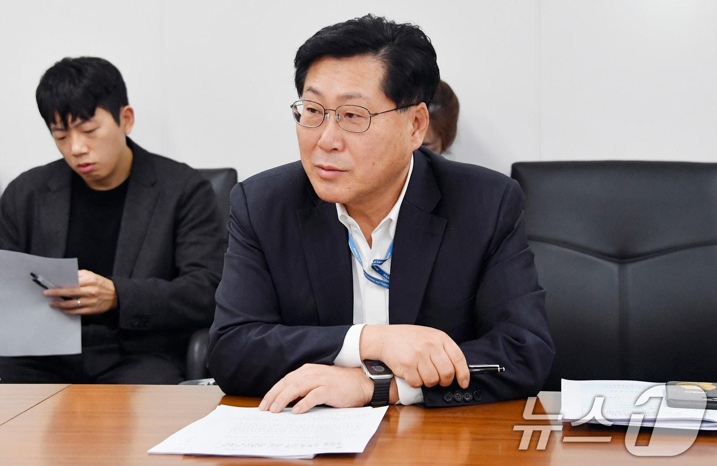 최지영 기획재정부 국제경제관리관이 5일 오후 서울 종로구 정부서울청사에서 열린 &#39;국내외 상황 점검 및 대응방향 논의 1급 회의&#39;를 주재하고 있다. &#40;기획재정부 제공&#41; 2024.12.5/뉴스1