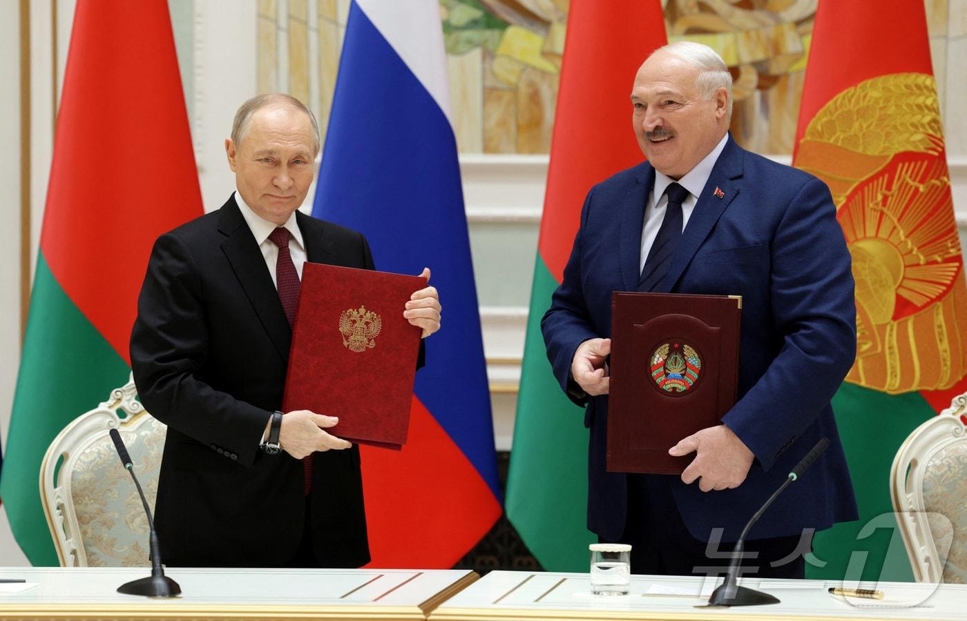 6일(현지시간) 블라디미르 푸틴 러시아 대통령이 벨라루스 민스크를 찾아 알렉산드르 루카셴코 벨라루스 대통령과 만났다. 24.12.06 ⓒ 로이터=뉴스1 ⓒ News1 김예슬 기자