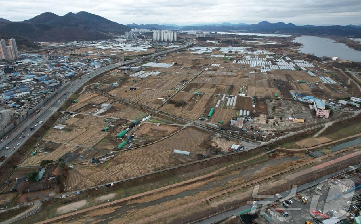 본문 이미지 - 대구시는 8일 미래 스마트기술 국가산업단지 조성사업&#40;대구제2국가산단&#41;이 기획재정부 예비타당성조사&#40;예타&#41; 대상 사업으로 선정됐다고 밝혔다. 사진은 대구제2국가산단 조성 부지.&#40;대구시 제공&#41;