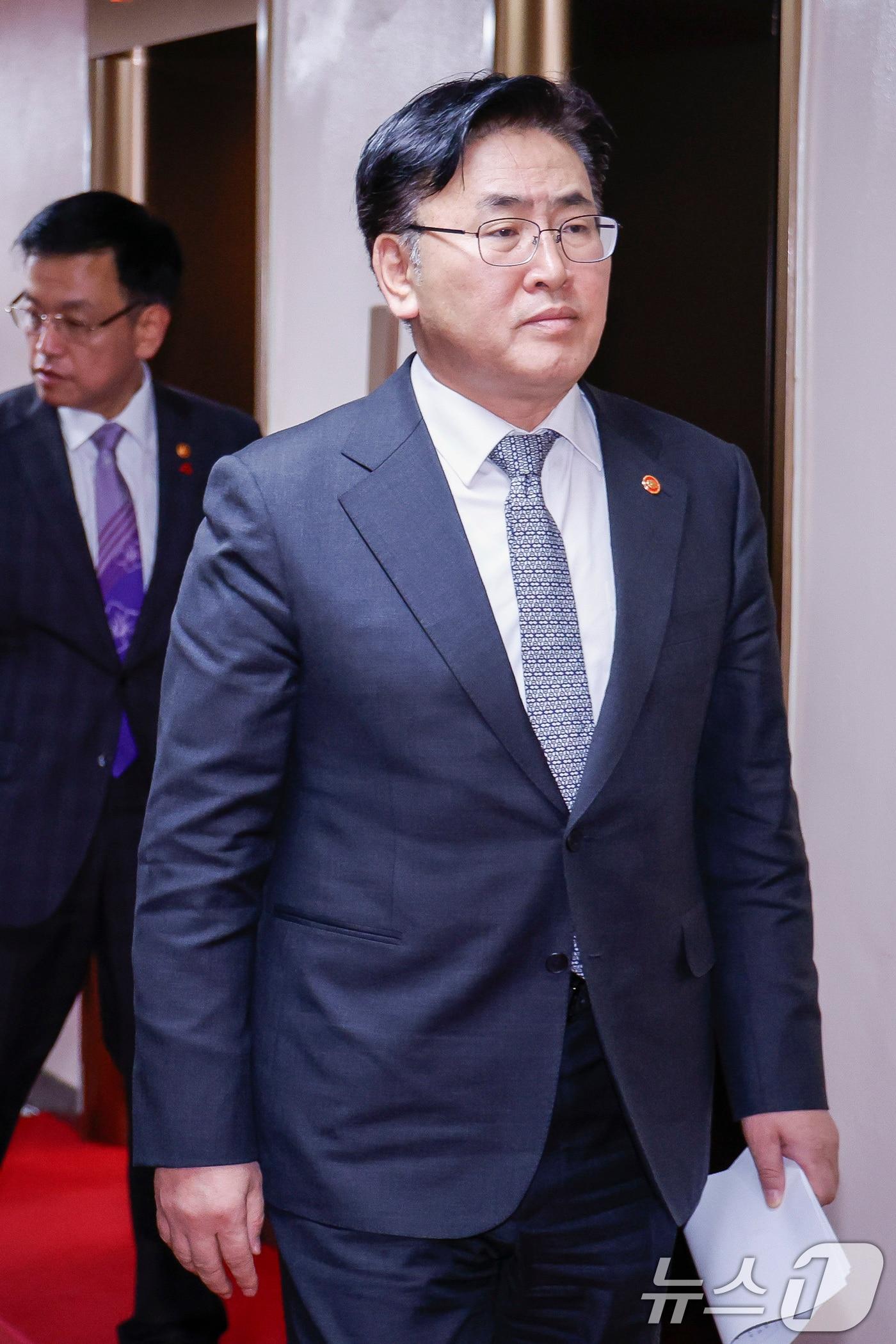 본문 이미지 - 유상임 과학기술정보통신부 장관이 8일 서울 종로구 정부서울청사에서 열린 국무위원 간담회에 참석하고 있다. (공동취재) 2024.12.8/뉴스1 ⓒ News1 임세영 기자