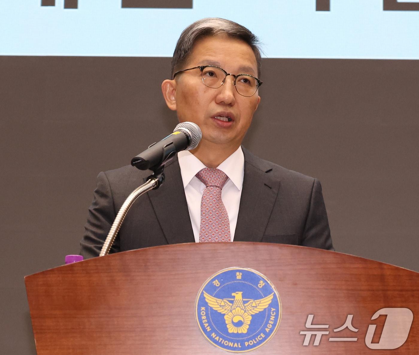 본문 이미지 - 우종수 경찰청 국가수사본부장이 9일 서울 서대문구 경찰청에서 윤석열 대통령의 비상계엄 수사 관련 브리핑을 하고 있다. 2024.12.9/뉴스1 ⓒ News1 ,송원영 기자