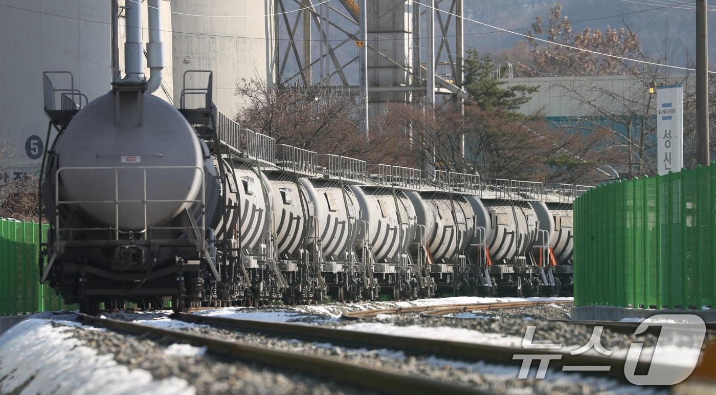 시멘트 화차들이 정차해 있다. 2024.12.9/뉴스1 ⓒ News1 김영운 기자