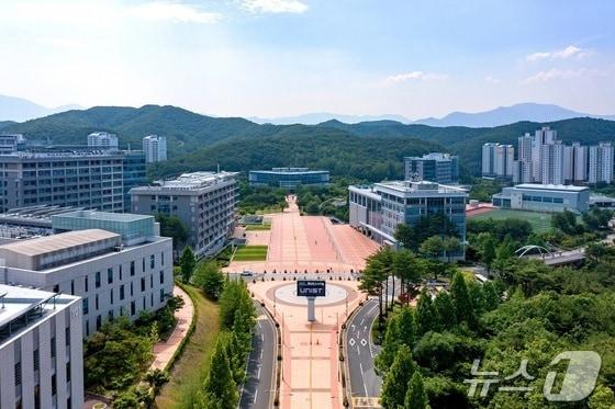 본문 이미지 - 유니스트 캠퍼스 전경.(유니스트 제공)