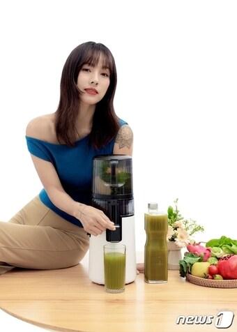 본문 이미지 - 휴롬 날것 캠페인 포스터 이미지 (휴롬 제공)