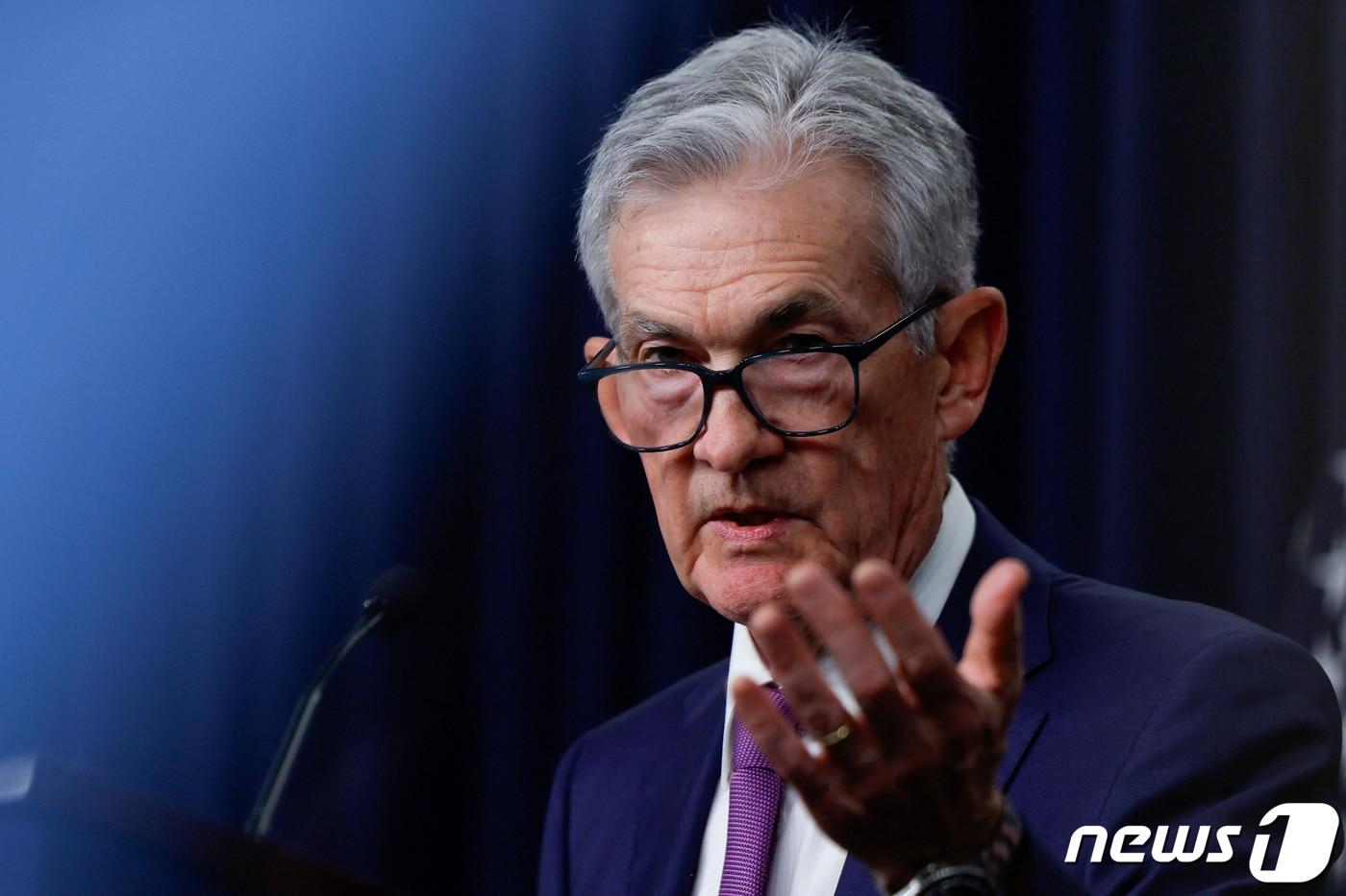 제롬 파월 연방준비제도(Fed·연준) 의장이 31일 (현지시간) 워싱턴 연준에서 열린 기준금리를 5.25~5.50%로 4연속 동결한 올들어 첫 FOMC 정례회의를 마친 뒤 기자회견을 갖고 “3월 금리 인하는 가능할 것 같지 않다”고 밝히고 있다. 2024.2.1 ⓒ 로이터=뉴스1 ⓒ News1 우동명 기자