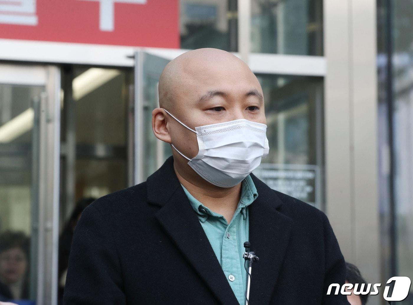 본문 이미지 - 웹툰 작가 주호민. 2024.2.1/뉴스1 ⓒ News1 김영운 기자