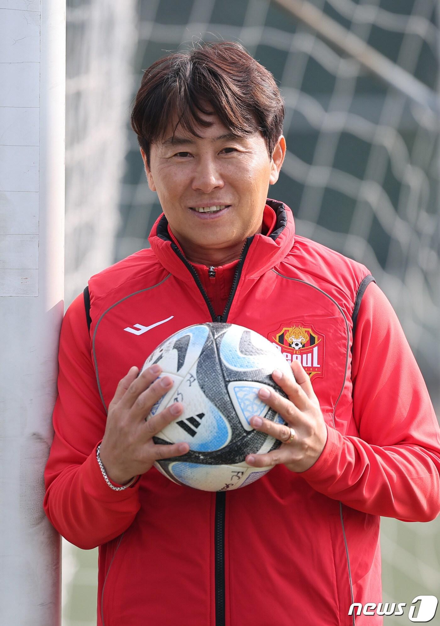 본문 이미지 - 김기동 FC서울 감독이 1일 경기도 구리시 GS 챔피언스파크에서 뉴스1과 인터뷰를 갖고 있다. 2024.2.1/뉴스1 ⓒ News1 박지혜 기자