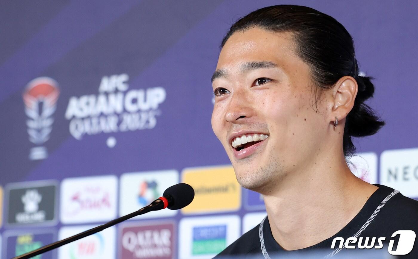 본문 이미지 - 2023 아시아축구연맹(AFC) 카타르 아시안컵 호주와 8강전을 앞둔 대한민국 축구대표팀 조규성이 1일(현지시간) 카타르 도하 메인미디어센터(MMC)에서 열린 공식 기자회견에서 출사표를 밝히고 있다. 2024.2.1/뉴스1 ⓒ News1 김성진 기자