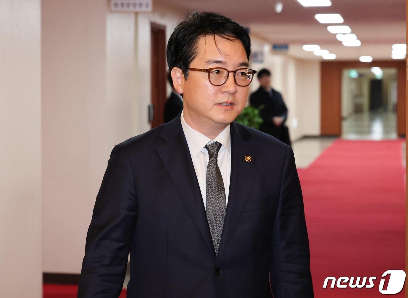 본문 이미지 - 심우정 법무부 차관이 13일 서울 종로구 정부서울청사에서 열린 국무회의에 참석하고 있다. 2024.2.13/뉴스1 ⓒ News1 허경 기자