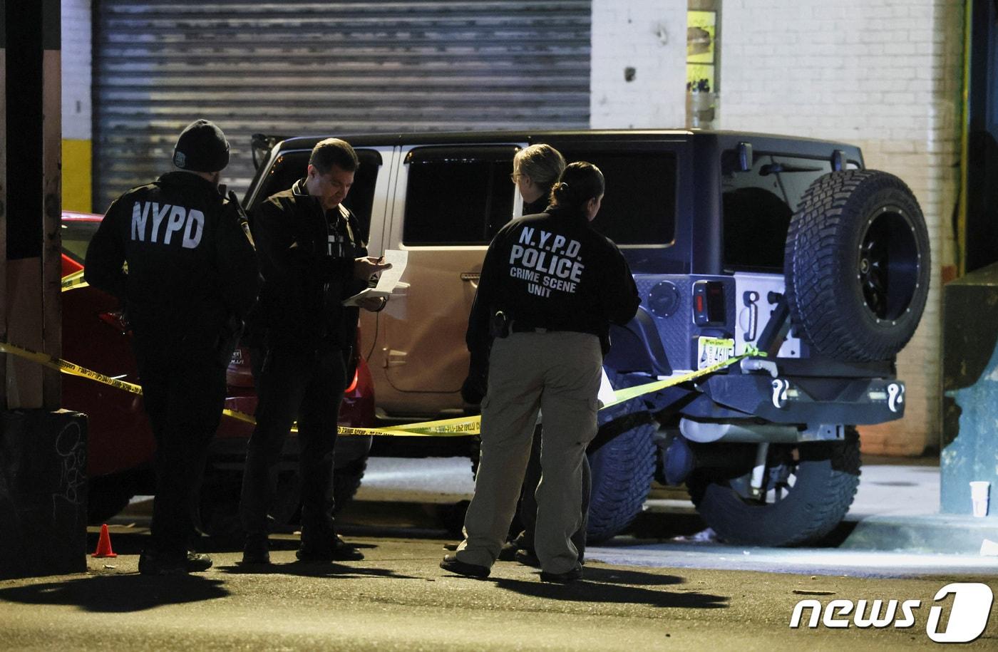 본문 이미지 - 12일(현지시간) 미국 뉴욕 브롱스의 한 지하철 역에서 총격사건이 발생했다. 2024.02.12. ⓒ 로이터=뉴스1 ⓒ News1 정윤영 기자