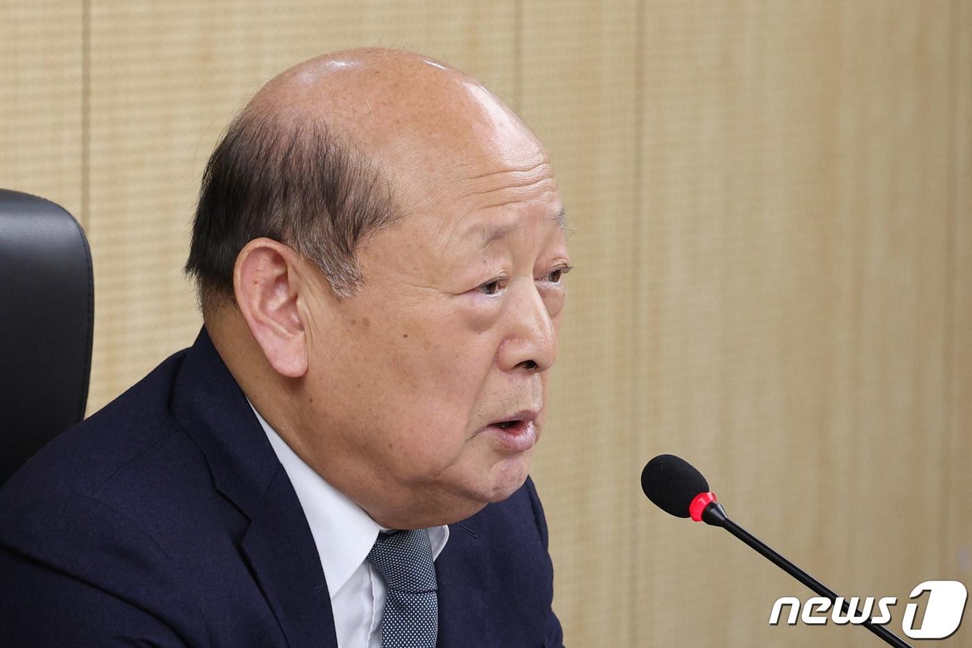 본문 이미지 - 송두환 국가인권위원장이 13일 오후 서울 중구 국가인권위원회에서 열린 2024년 제3차 전원위원회에서 발언하고 있다. 2024.2.13/뉴스1 ⓒ News1 신웅수 기자