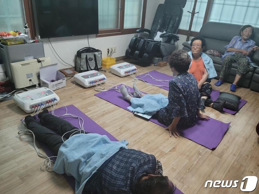 '집에서 침 시술' 충주시, 의료취약계층 한의사 방문 진료 - 뉴스1